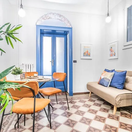 Milan City Center Elegant Flat 4-Pax - Metro M1 - Fast Wifi - Ac & Balcony-2